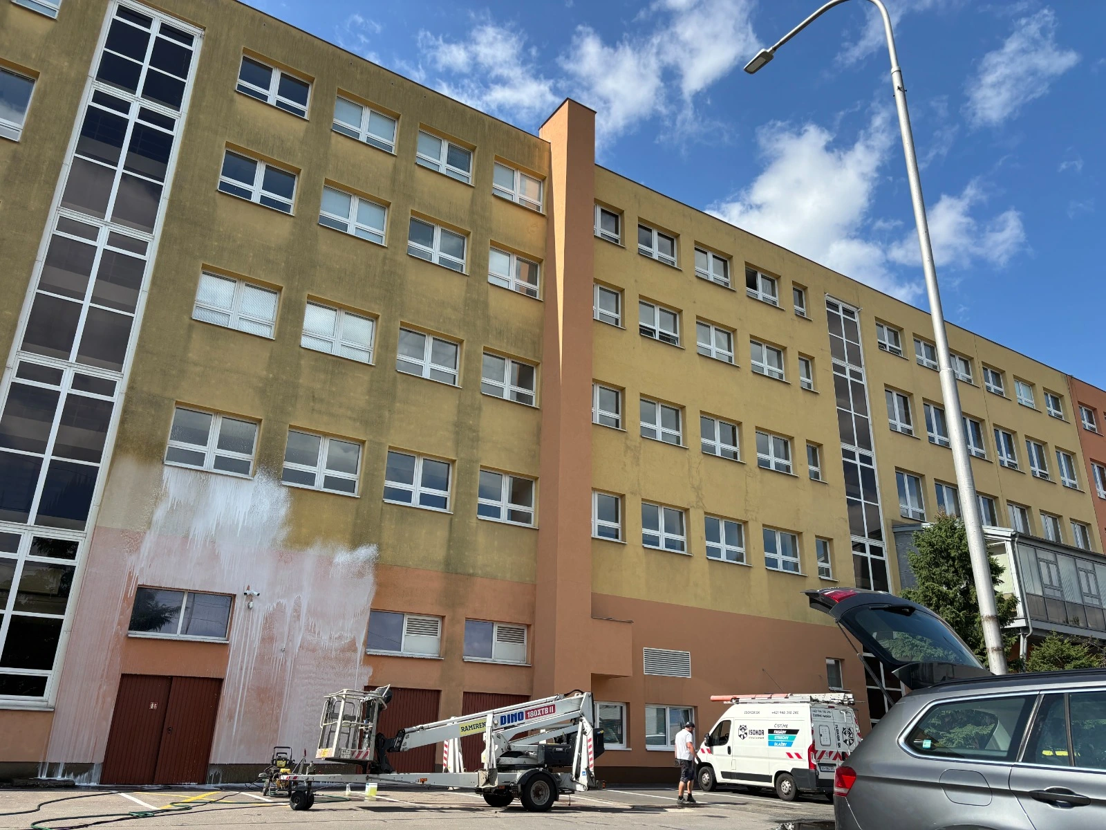 vyzkum-ochrany-fasady-icari-brno Ochrana fasády – výzkum ochrany fasády na budově střední školy v Brně - Testování čištění a ochrany fasády v rámci projektu iCARI v Brně
